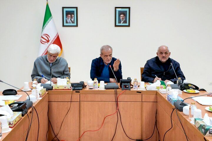 مأموریت پزشکیان به بانک مرکزی و دستگاه‌های اقتصادی دولت | از ارتقای تاب‌آوری اقتصادی و تقویت پشتیبانی از تولید تا صیانت از معیشت مردم و تأمین نیازهای اساسی