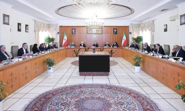 عارف: منابع سوخت نیروگاه‌ها ساماندهی می‌شود/توسعه معاملات برق در بورس انرژی