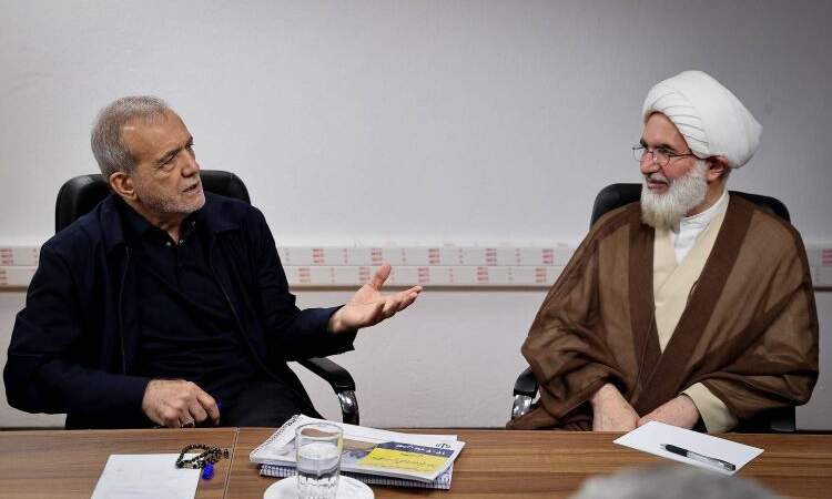 پزشکیان: مردم دستاوردهای نیروهای مسلح را با صرفه‌جویی در میدان اقتصادی تکمیل کنند