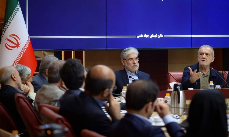پزشکیان: دانشگاه‌ها به نهادی برای توسعه و حل مسائل کشور تبدیل شوند