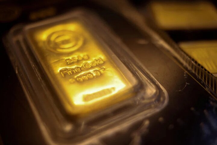 طلای جهانی از پیشروی بیشتر باز ماند