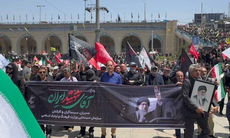 حضور سینماگران در مراسم وداع با پیکر رهبر شهید