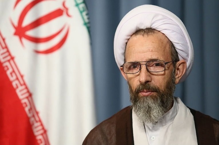 حضور در تشییع رهبر شهید، عبادتی بزرگ و وظیفهای ملی، دینی و انقلابی است حضور در تشییع رهبر شهید، عبادتی بزرگ و وظیفهای ملی، دینی و انقلابی است