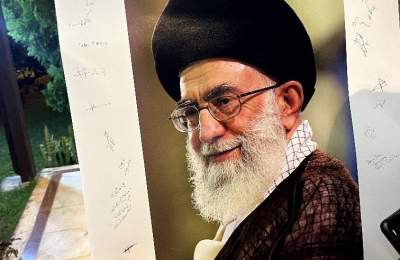 برگزرای مراسم یادبود رهبر شهید و نمایشگاه عکس «باید برخاست» در پایتخت برزیل