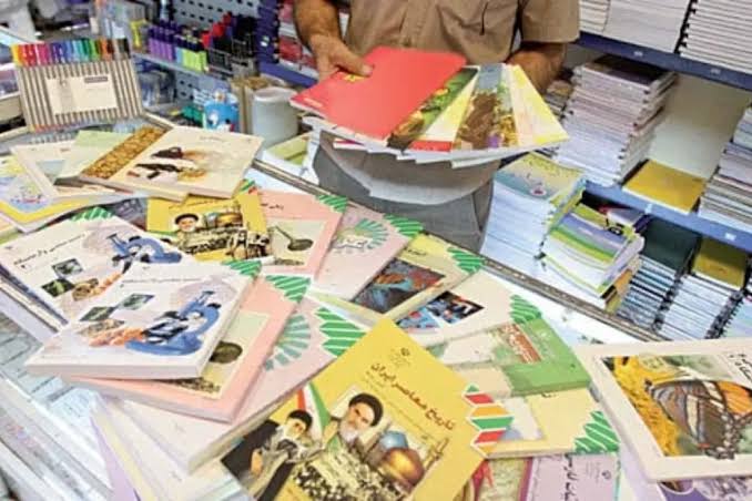 توزیع ۱۶۳ میلیون جلد کتاب درسی/برنامه آموزش «شایستگی‌های دیجیتال» تدوین می‌شود