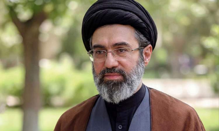هر کار تفرقه‌انگیزی از هر فردی با هر جایگاهی در جهت مقصود دشمن است