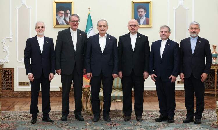 پزشکیان: حامل پیام برادری، دوستی و وحدت باشید