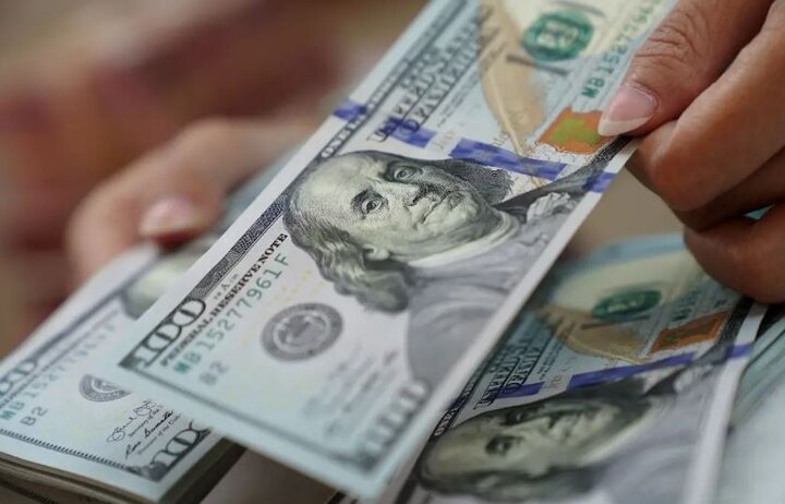 دلار فراتر از تورم؛ وقتی نااطمینانی بر محاسبات اقتصادی غلبه میکند دلار فراتر از تورم؛ وقتی نااطمینانی بر محاسبات اقتصادی غلبه میکند