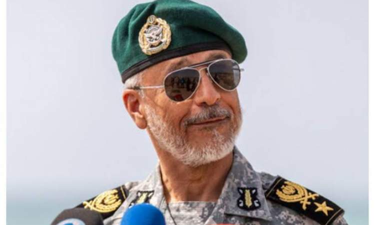 دریادار سیاری: تنگه هرمز بسته است؛ عبور باید با هماهنگی باشد